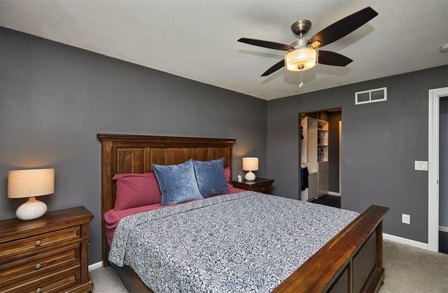 736 Knolls Court, West Des Moines, IA 50265