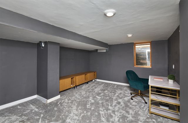 736 Knolls Court, West Des Moines, IA 50265