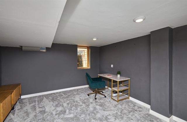 736 Knolls Court, West Des Moines, IA 50265