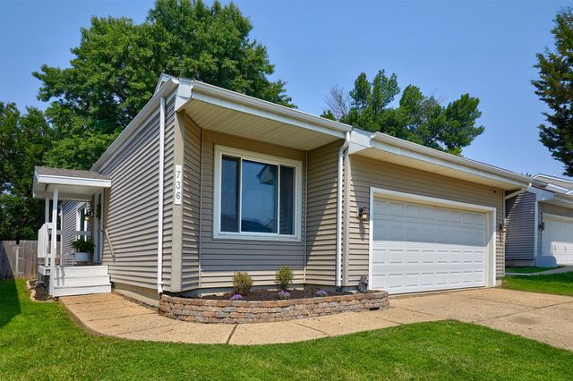 736 Knolls Court, West Des Moines, IA 50265