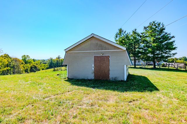 422 Thompson Road, Lancaster, KY 40444