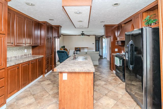 422 Thompson Road, Lancaster, KY 40444