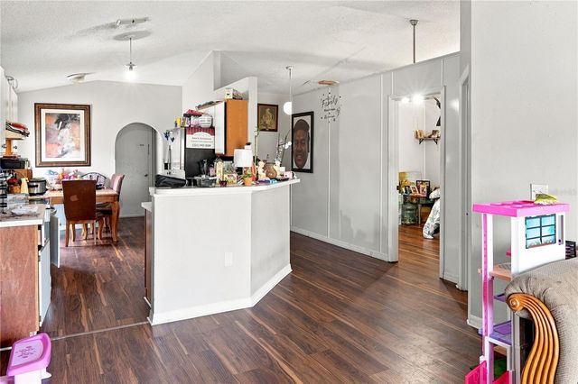 4243 MENDENWOOD LANE, Orlando, FL 32826