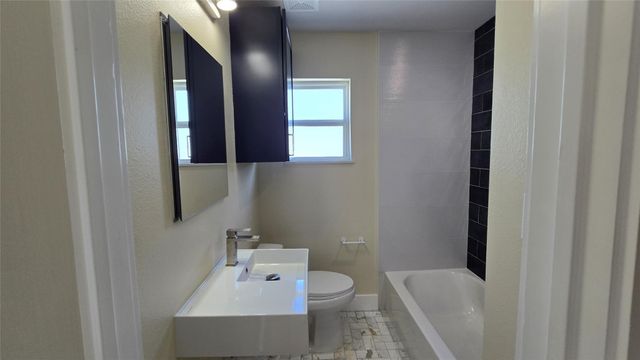 3741 Seabrook Street, Houston, TX 77021