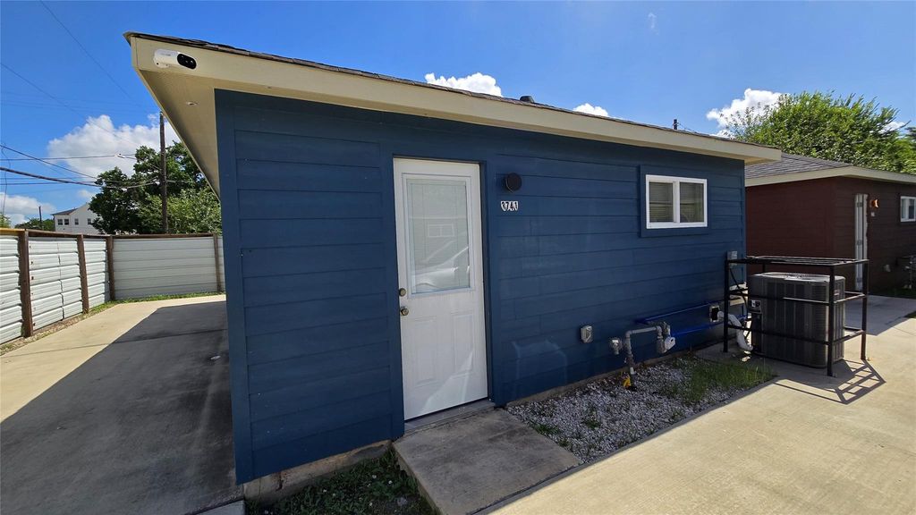 3741 Seabrook Street, Houston, TX 77021