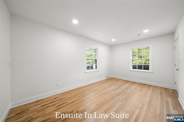 572 Ridgeland Terrace, Englewood, NJ 07631