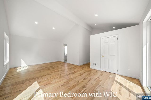 572 Ridgeland Terrace, Englewood, NJ 07631