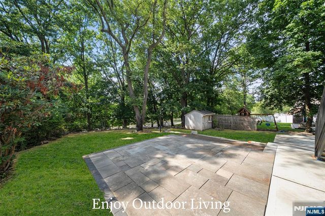 572 Ridgeland Terrace, Englewood, NJ 07631