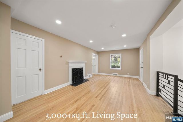 572 Ridgeland Terrace, Englewood, NJ 07631