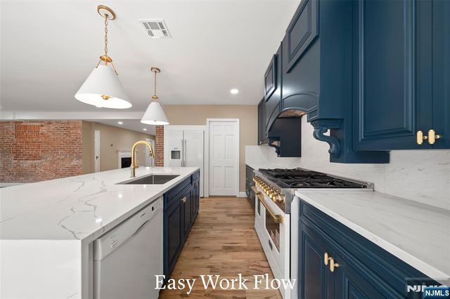 572 Ridgeland Terrace, Englewood, NJ 07631