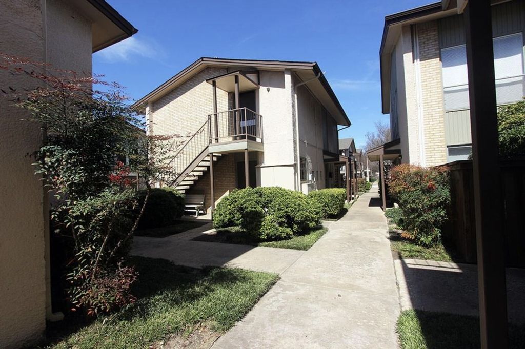 12816 Midway Road 2049, Dallas, TX 75244
