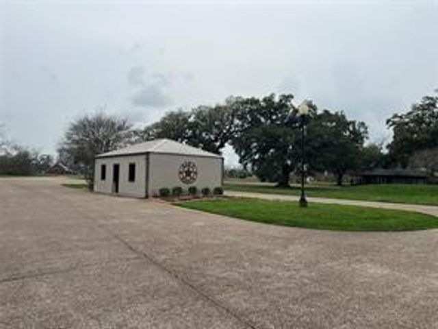 0 Apache Trl, Angleton, TX 77515