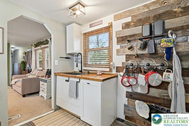 40 Apache Lane, Mahoning Twp, PA 18235