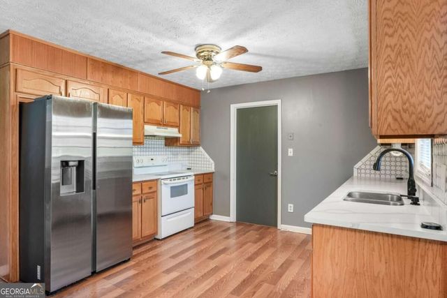1349 Ashbrook Drive, Lawrenceville, GA 30043