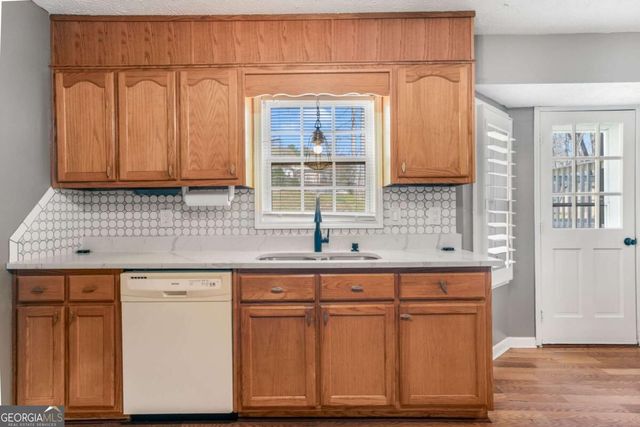 1349 Ashbrook Drive, Lawrenceville, GA 30043