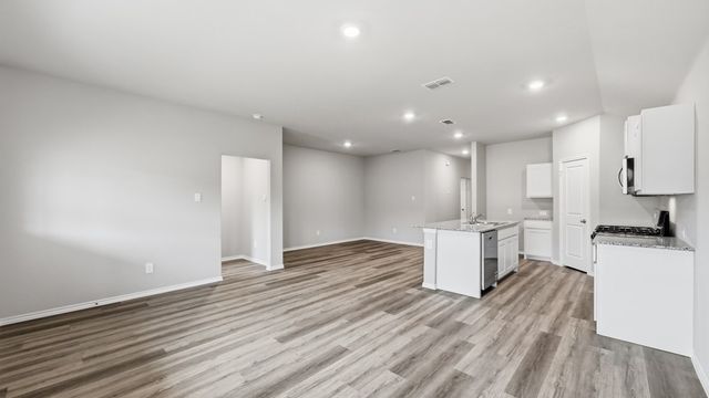 1920 CHEROKEE Lane, Cleburne, TX 76033