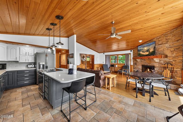 347 Overview Drive, Gatlinburg, TN 37738