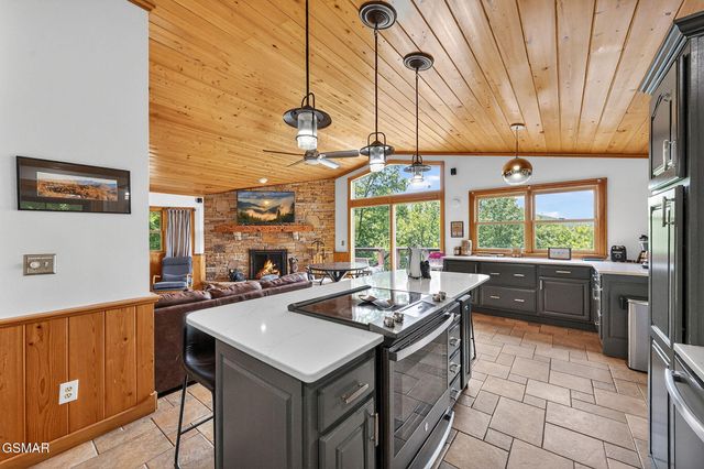 347 Overview Drive, Gatlinburg, TN 37738