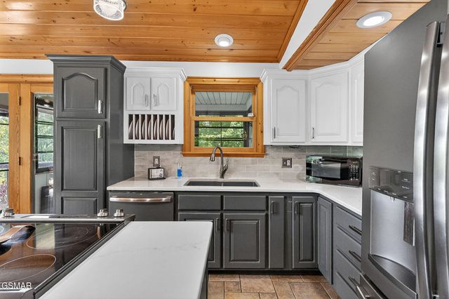 347 Overview Drive, Gatlinburg, TN 37738