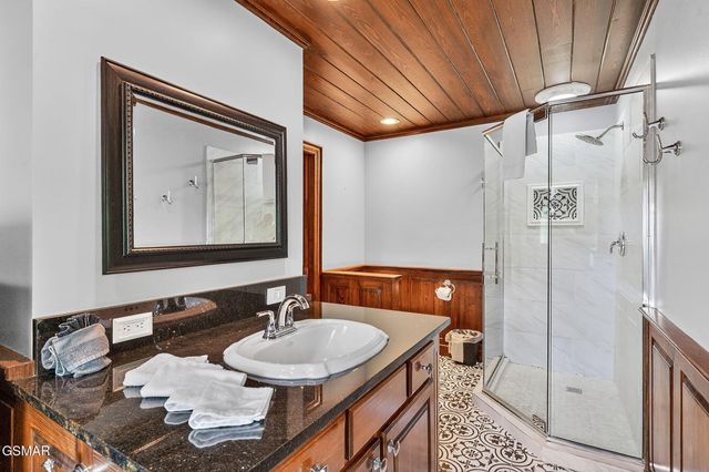 347 Overview Drive, Gatlinburg, TN 37738