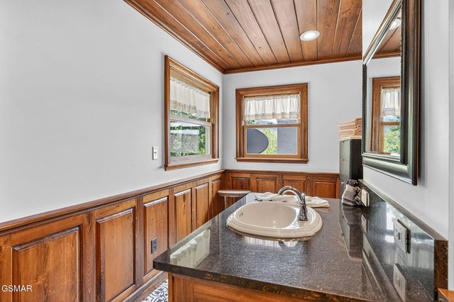 347 Overview Drive, Gatlinburg, TN 37738