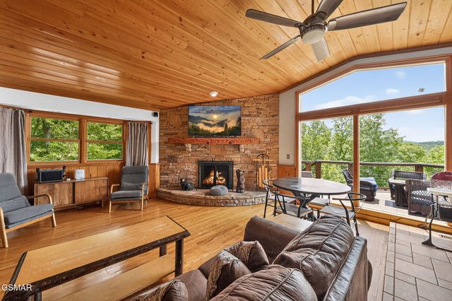 347 Overview Drive, Gatlinburg, TN 37738