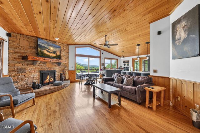 347 Overview Drive, Gatlinburg, TN 37738