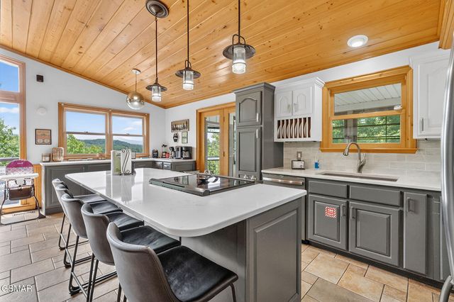 347 Overview Drive, Gatlinburg, TN 37738