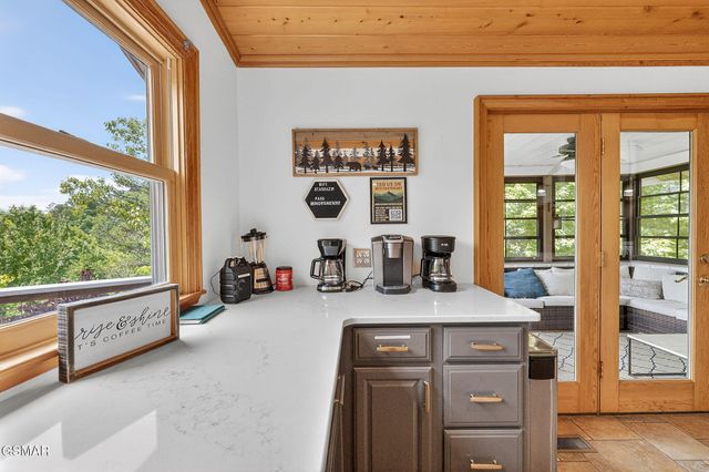 347 Overview Drive, Gatlinburg, TN 37738