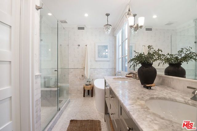 606 N Martel Avenue, Los Angeles, CA 90036