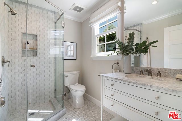 606 N Martel Avenue, Los Angeles, CA 90036