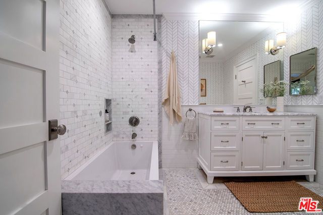 606 N Martel Avenue, Los Angeles, CA 90036