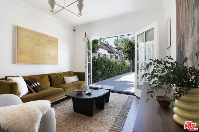 606 N Martel Avenue, Los Angeles, CA 90036