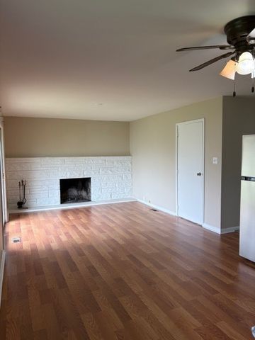 713 Essex Avenue, Romeoville, IL 60446