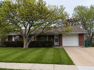 713 Essex Avenue, Romeoville, IL 60446