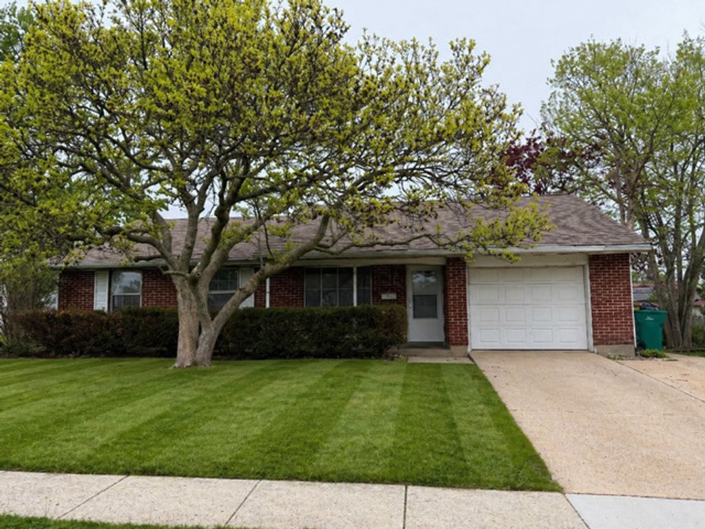 713 Essex Avenue, Romeoville, IL 60446