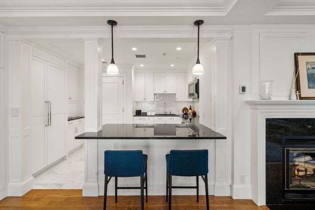 20 Rowes Wharf 701, Boston, MA 02110