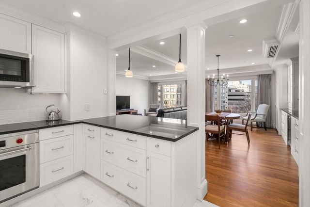 20 Rowes Wharf 701, Boston, MA 02110