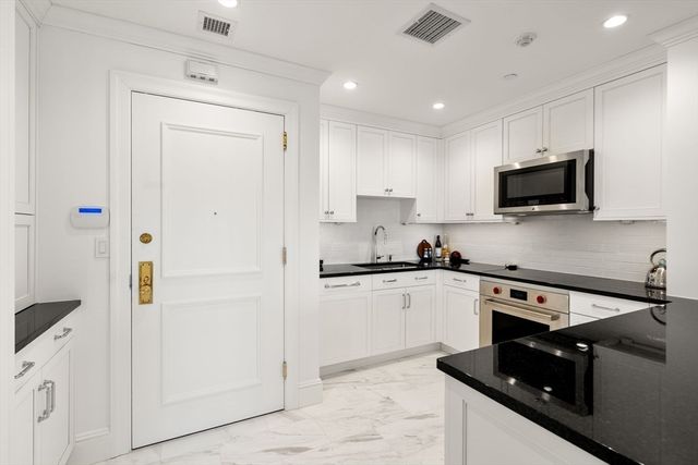 20 Rowes Wharf 701, Boston, MA 02110