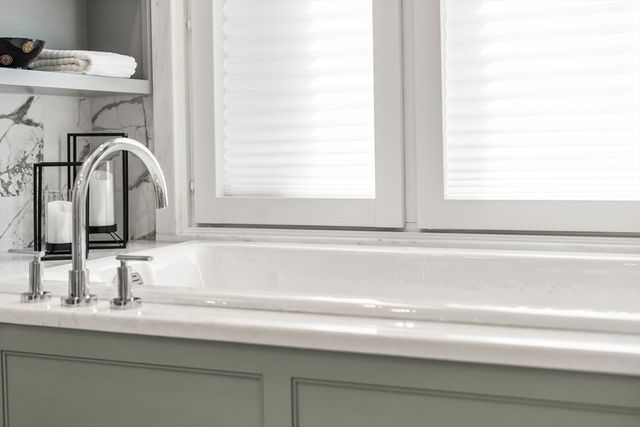 20 Rowes Wharf 701, Boston, MA 02110