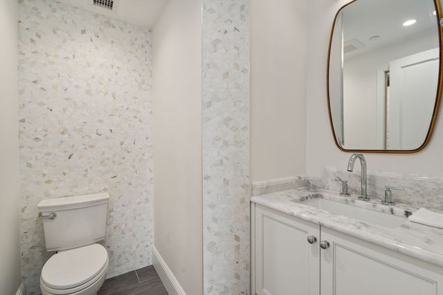 20 Rowes Wharf 701, Boston, MA 02110