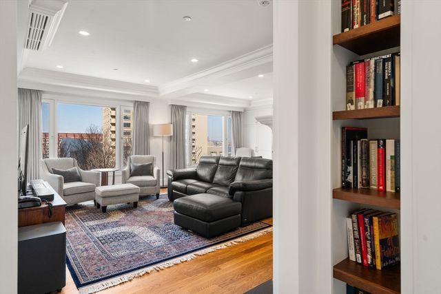 20 Rowes Wharf 701, Boston, MA 02110