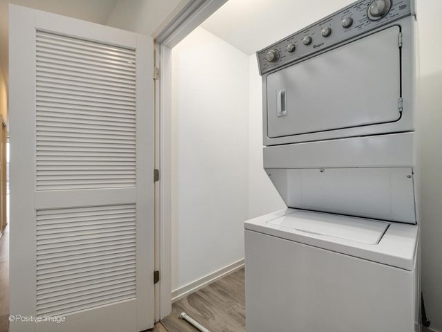 4111 N NARRAGANSETT Avenue 204, Chicago, IL 60634