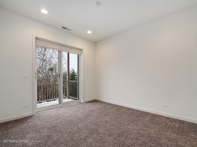 4111 N NARRAGANSETT Avenue 204, Chicago, IL 60634