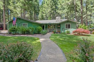 200 Cornett Lane, Cave Junction, OR 97523
