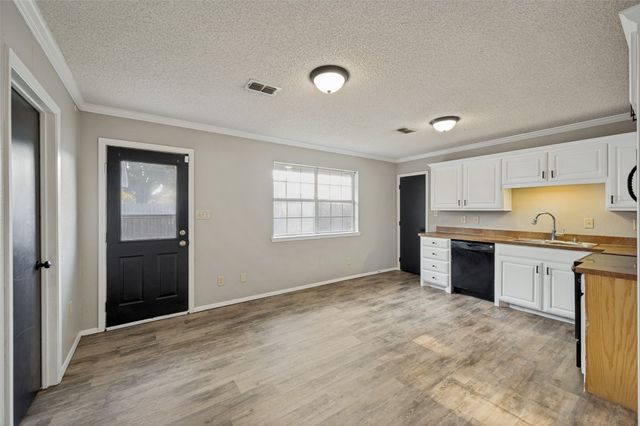 101 Sara Court, Collinsville, TX 76233