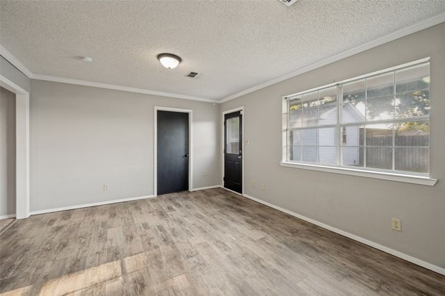 101 Sara Court, Collinsville, TX 76233