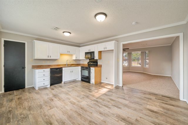 101 Sara Court, Collinsville, TX 76233