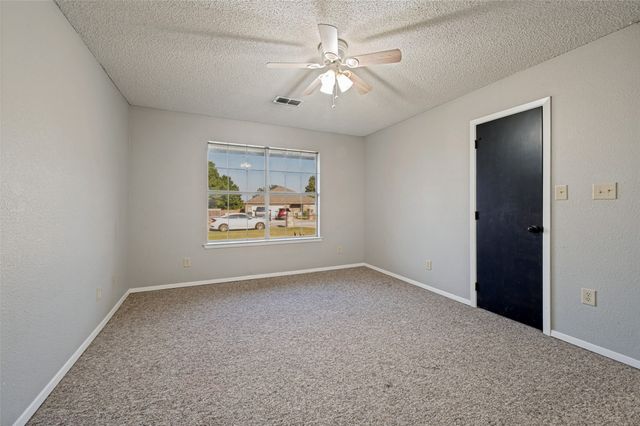 101 Sara Court, Collinsville, TX 76233