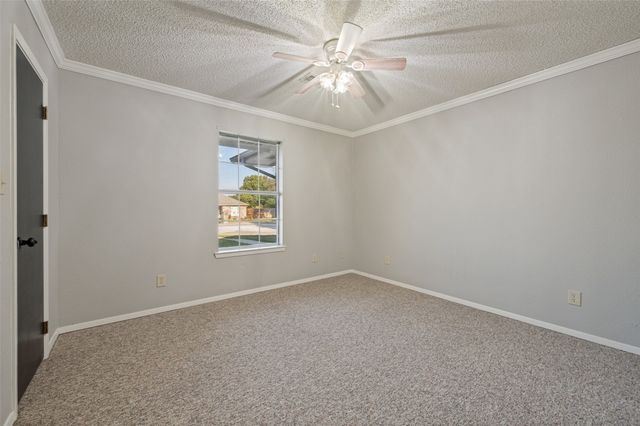 101 Sara Court, Collinsville, TX 76233
